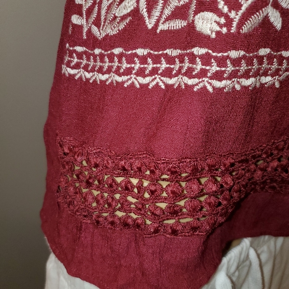 Sweet Wanderer Sleeveless Embroidered Top - Maroon 111 - Picture 6 of 7